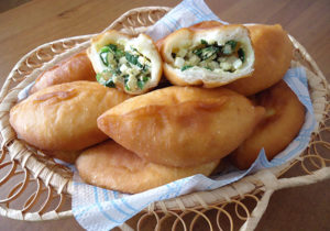 Пирожки с луком и яйцом в духовке — вкус который вас покорит!