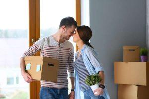 В то лето я переехала к мужу. Скандал был невероятный. Мама кричала вдогонку много чего неприятного