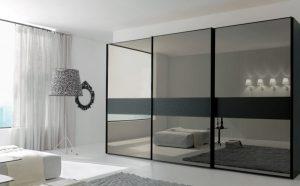 Зеркальный шкаф